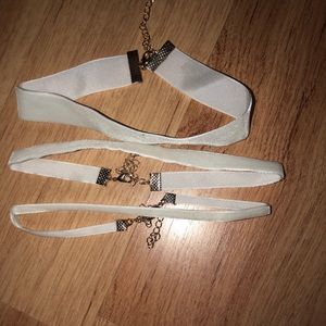 White chocker set ( velvet like )
